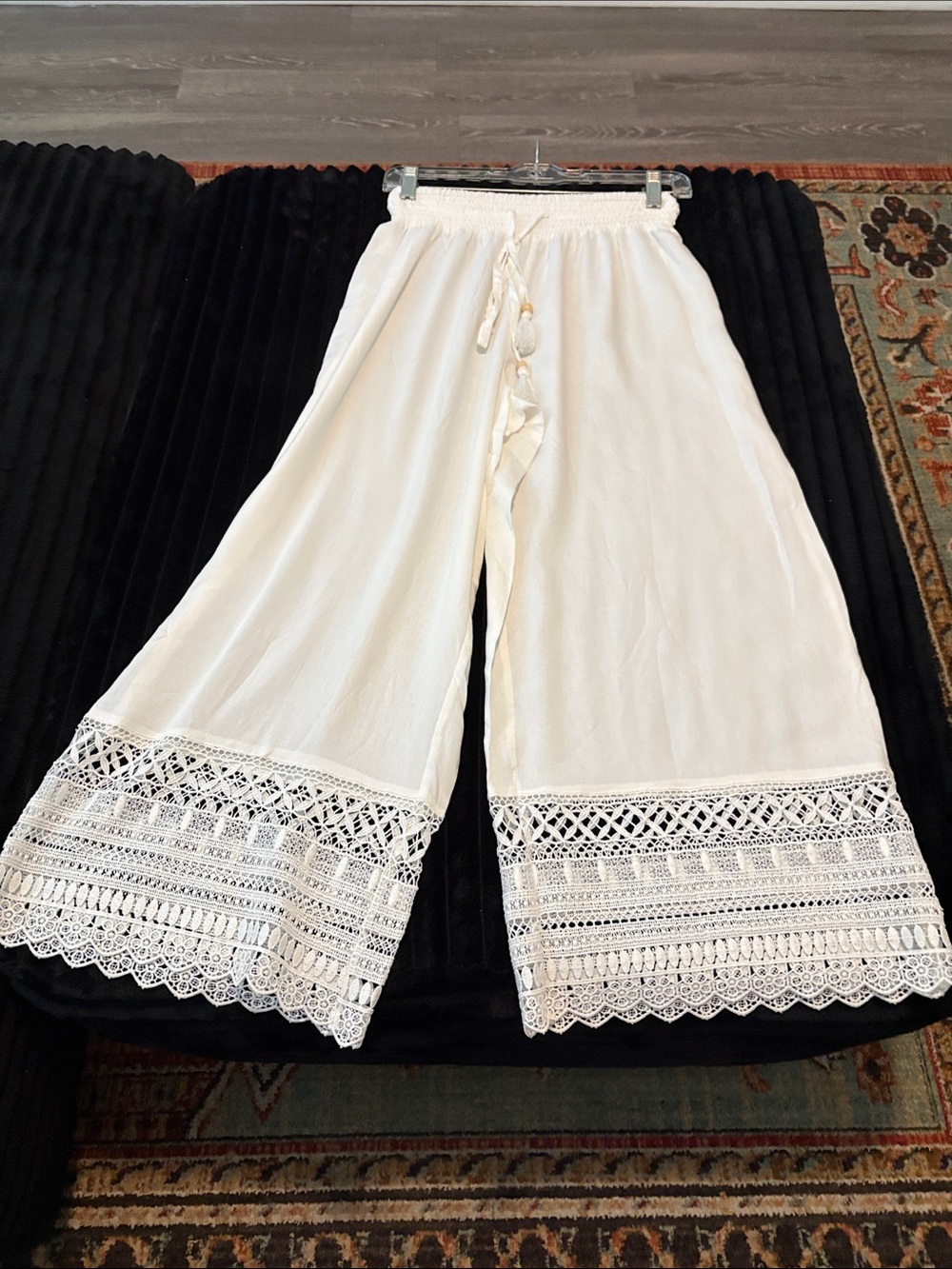 Women's White Wide-Leg Crochet Hem Pants